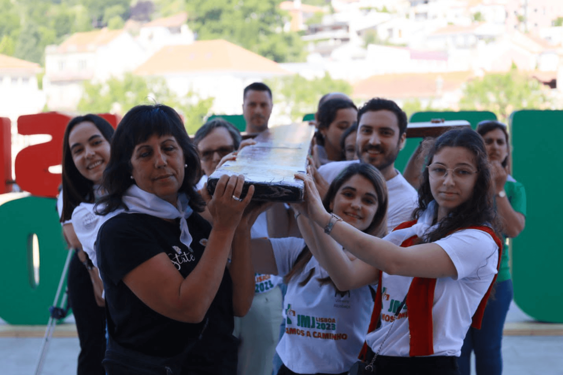 Imagem destacada do artigo: Símbolos da JMJ acolhidos na Diocese de Lisboa 