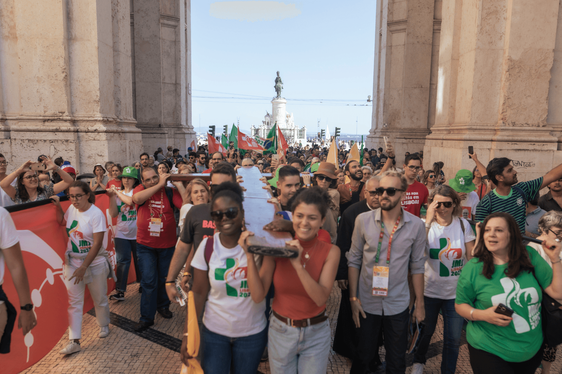 Imagem destacada do artigo: Símbolos da JMJ chegam à Cidade de Lisboa