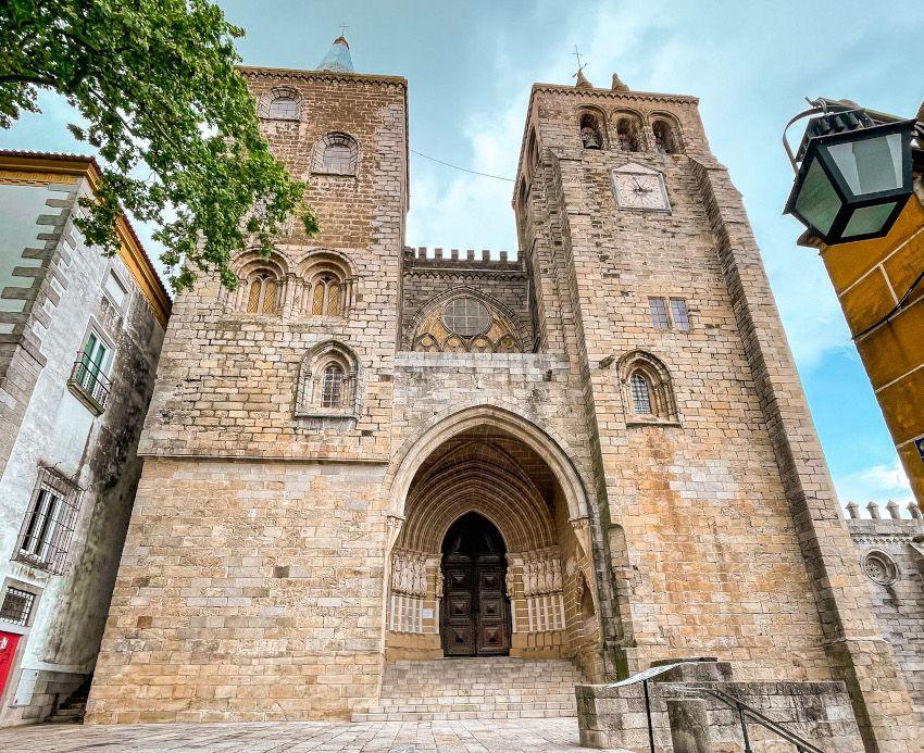 Evora